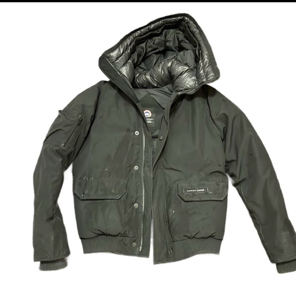 Excellent Condition Canada Goose Bomber Coat Girl Size L Worn One Season. Black